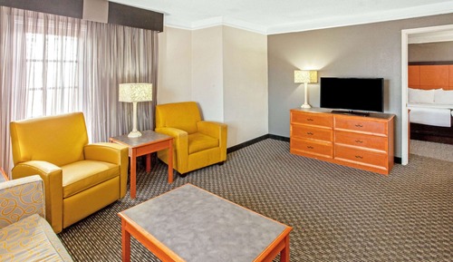 Suite, 1 King Bed, Non Smoking
