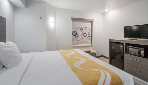 Suite, 1 King Bed with Sofa bed, Non Smoking