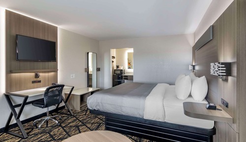 Standard Room, 1 King Bed, Non Smoking