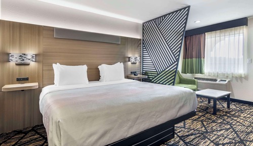 Suite, 1 King Bed with Sofa bed, Non Smoking