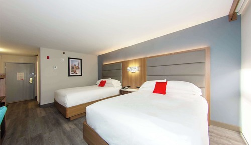 Deluxe Room, 2 Queen Beds (Pet Friendly)