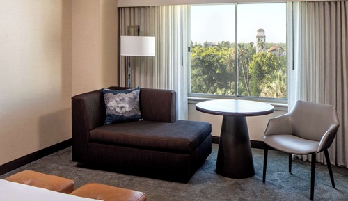 Room, 1 King Bed (Capitol View)