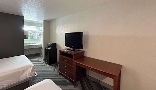 Standard Room, 2 Double Beds, Non Smoking, Refrigerator & Microwave