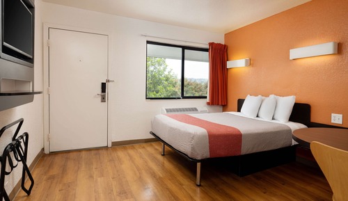 Standard Room, 1 Queen Bed, Non Smoking