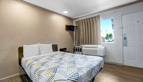 Standard Room, 1 Double Bed, Accessible, Non Smoking