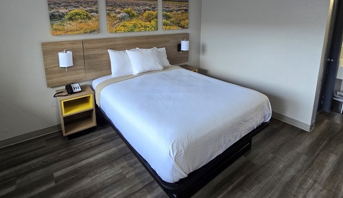 Room, 1 Queen Bed, Accessible, Non Smoking (Mobility, Roll-in Shower)