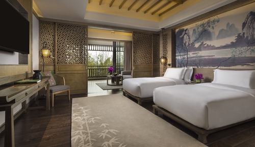 Suite, 2 Twin Beds (Pagoda Lake)
