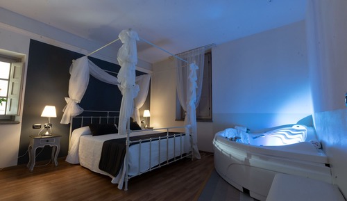 Exclusive Room, 1 Queen Bed, Non Smoking, Jetted Tub