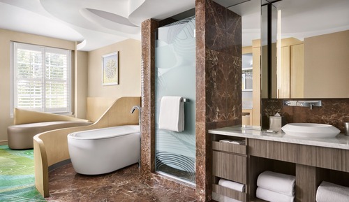 Premier Room, 1 King Bed, Corner