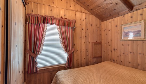 Cabin, 1 Bedroom, Kitchenette (Pets OK, Linens Included)