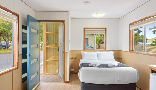 Economy Studio Cabin