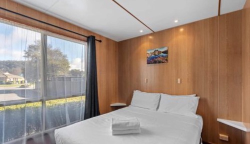 Standard Cabin - Sleeps 6 