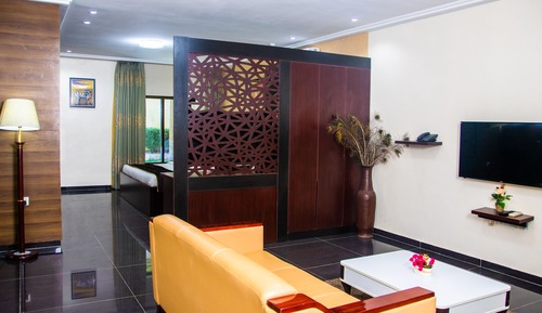 Executive Room, 1 King Bed, City View