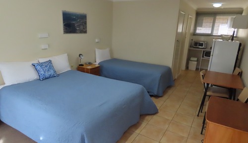 Classic Plus Studio (1 Queen and 1 Single Bed)