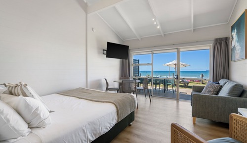 Deluxe Holiday Unit (1BR)