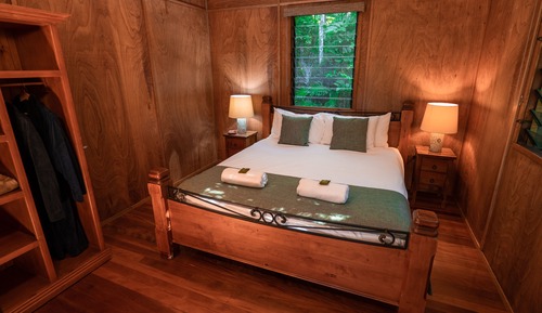 Deluxe 2 Bedroom Cottage (Tallowood)