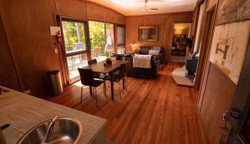 Deluxe 2 Bedroom Cottage (Watergum)