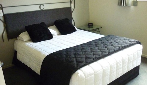 Standard Suite, 1 Bedroom, Non Smoking, Kitchenette (Unit (max 4))