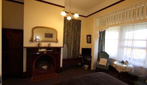 Ellen Pearce River View Room	
