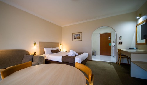Standard Room, 1 Queen Bed
