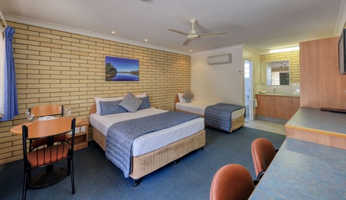 Queen & Single Room