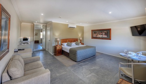 Deluxe Suite