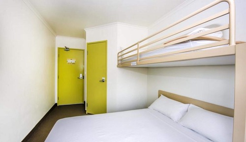 Room, Multiple Beds
