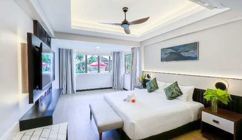 3 Bedroom Pool Terrace