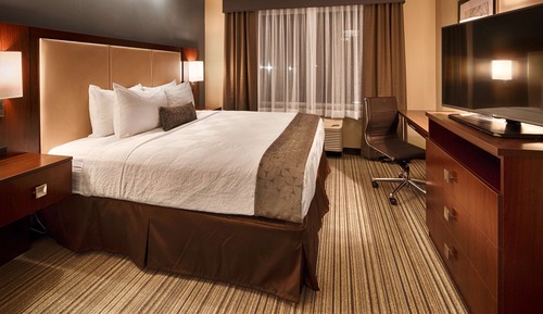 Suite, 1 King Bed, Non Smoking, Kitchen (with Sofabed)