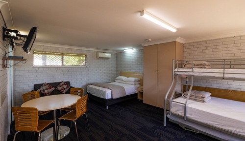 Motel Unit 5 Pax