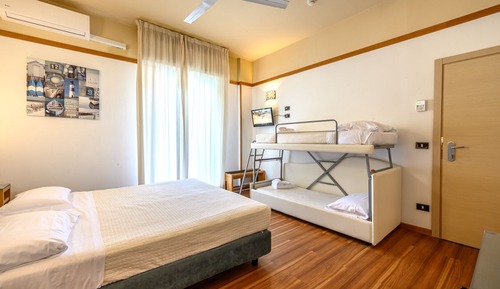 Classic Quadruple Room, Multiple Beds