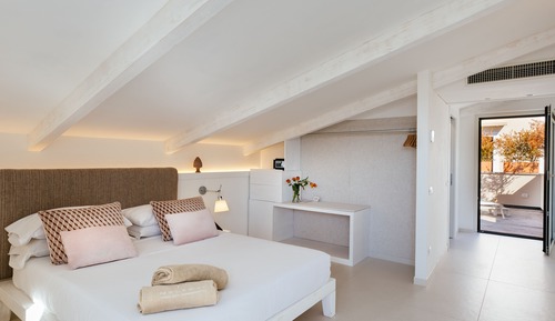 Suite, 1 King Bed, Sea View