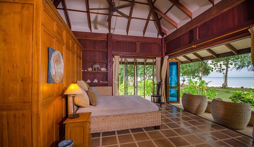 Exclusive Villa, 2 Bedrooms, Sea View, Beachfront