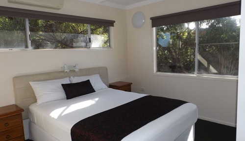 1 Bedroom Deluxe Queen Apartment