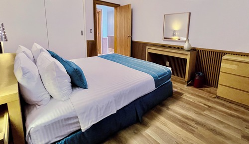 Chalet, Sea View (down)