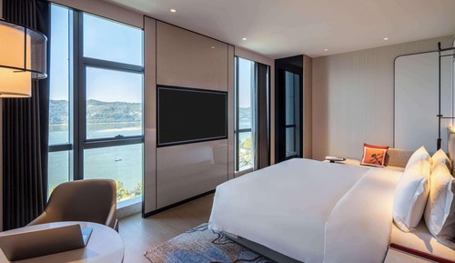Deluxe Room, 1 King Bed