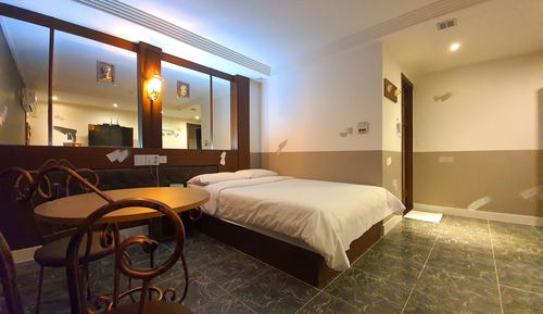 Standard Room (Double and Single, Breakfast included)