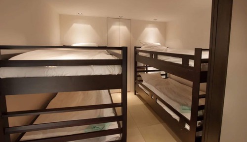 1 Bedroom Suite with Bunk Room