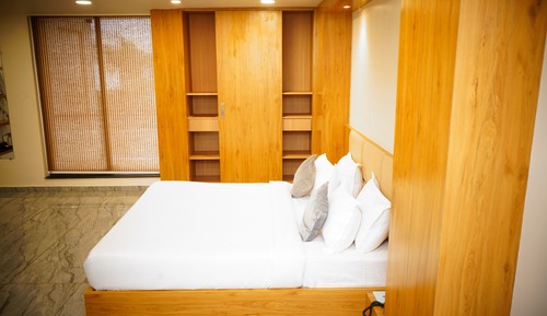 Luxury Suite