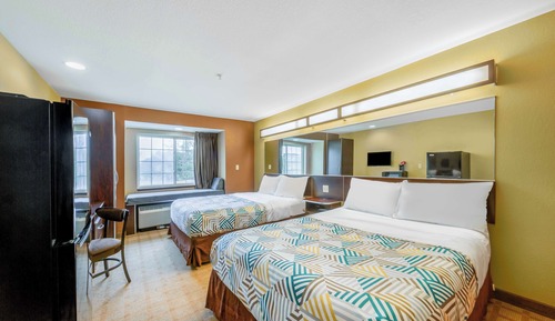 Deluxe Room, 2 Queen Beds, Non Smoking, Refrigerator & Microwave