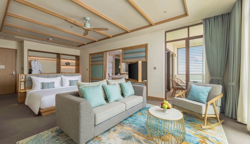 Suite, 1 King Bed, Ocean View