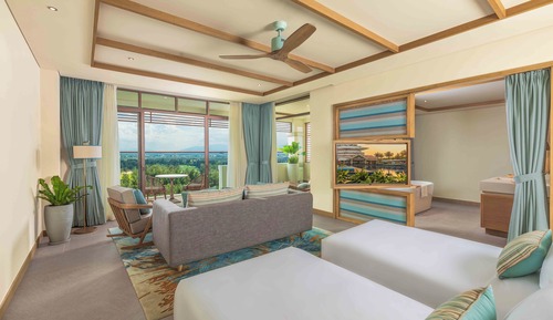 Suite, 1 King Bed, Golf View