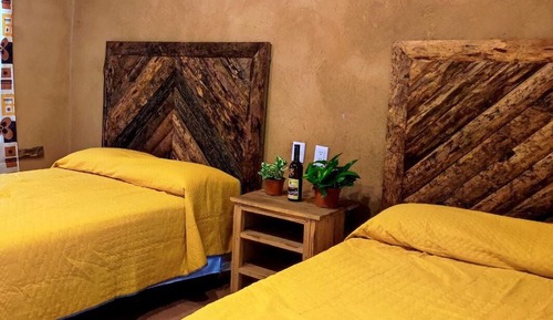 Deluxe Cabin, 2 Queen Beds, Garden View