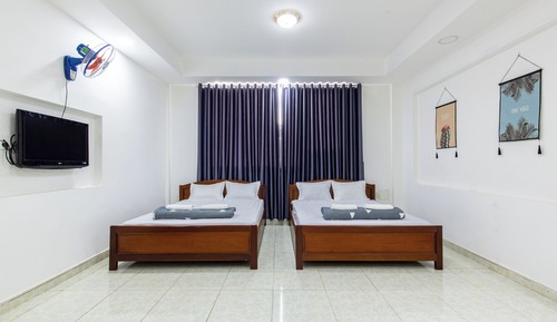 Family Room, 2 Double Beds, City View