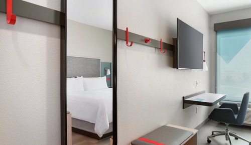 Room, 1 King Bed, Accessible (Roll-In Shower)