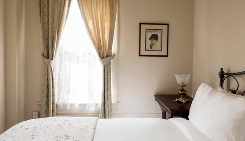 Suite, 1 King Bed with Sofa bed