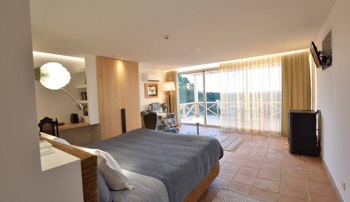 Suite, Balcony