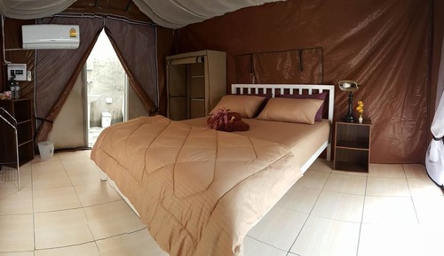Deluxe Tent, 1 Queen Bed, Private Bathroom