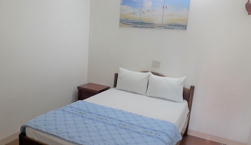 Single Room (No Air Conditioning)