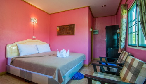 Deluxe Room, Fan